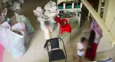 Çocuğunu da hırsızlığa alet etti!