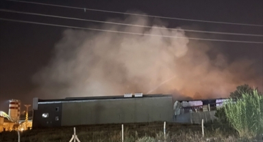 Geri dönüşüm fabrikasında korkutan yangın!