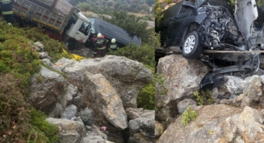 İbrahim Tatlıses trafik kazasında araçta sıkıştı