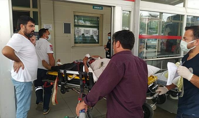 Otomobil ile kamyonet çarpıştı: 1 ölü, 3 yaralı