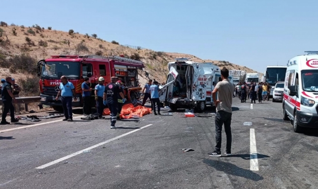 TAG otoyulunda katliam gibi kaza: 16 ölü, 21 yaralı