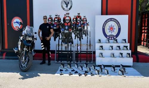 Polis denetimlerinde ruhsatsız 100 silah ele geçirildi