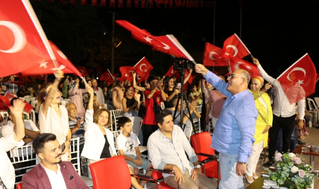 Pozantı Belediyesi'nden Muhteşem Zafer Kutlaması