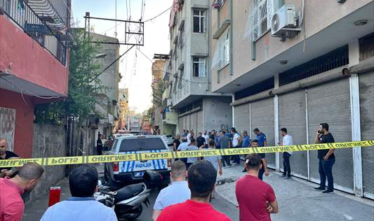 Saklandığı evde 14 yaşındaki çocuğu rehin aldı