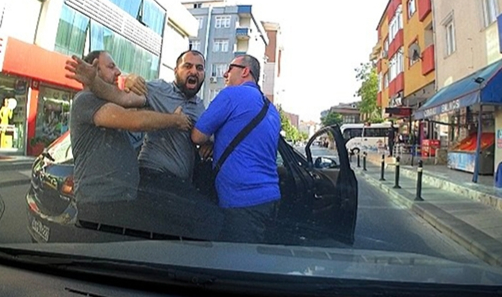 Trafik magandası dehşet saçtı!