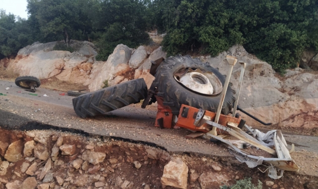 Traktör devrildi: 1 ölü, 2 yaralı