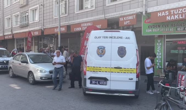 Yalnız yaşayan adam evinde ölü bulundu