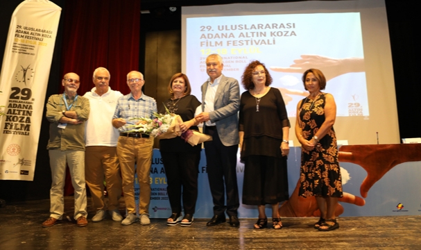 Altın Koza’da Fatma Girik Ve Cüneyt Arkın Anıldı