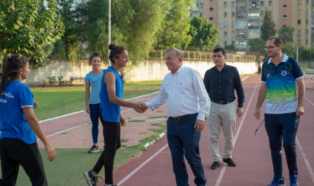 Başkan Akay’dan Seyhanlı Atletlere Moral Ziyareti