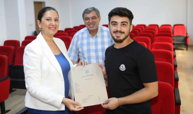 ÇÜ'de Uluslararası Öğrencilerin Kayıt Heyecanı