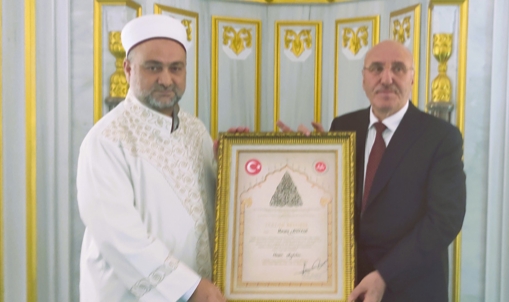 Diyanet'ten cami yaptıran vatandaşa taktir belgesi