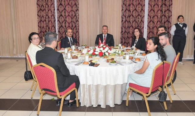 Gazilerin onuruna yemek