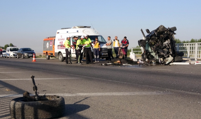 Karayolda Korkunç Kaza: 3 ölü, 1 yaralı