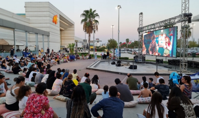 M1 Adana Avm’de Yıldızlar Altında Açıkhava Sinema Keyfi