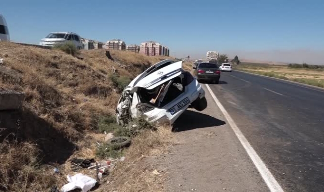 Otomobil şarampole devrildi: 2'si çocuk, 4 yaralı