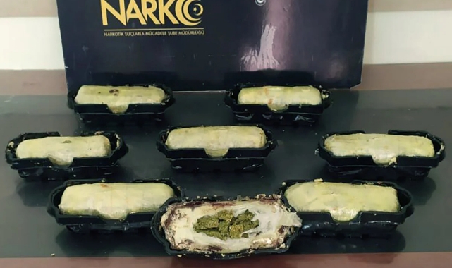 Uyuşturucuları Kek Paketleri İçerisine Gizlemişler
