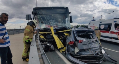 Zincirleme kazada 7 araç birbirine girdi: 14 yaralı