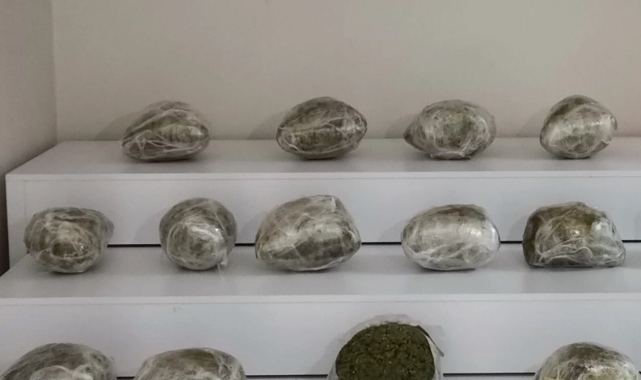 17 kilo 650 gram esrar ele geçirildi
