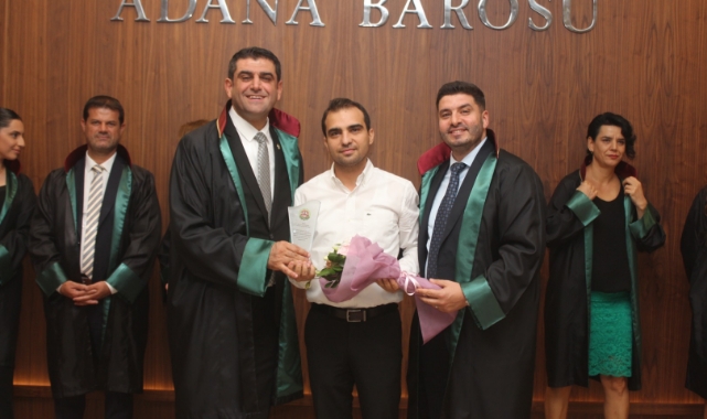 Adana Barosu'na Emek Verenlere Plaket Verildi