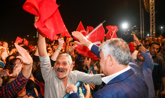 Adana'da ''Cumhuriyet Bayramı'' çoşkuyla kutlanıyor