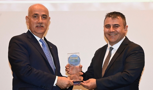 Adanalı Gazeteciye ''Değer Katan Kalemler'' Ödülü