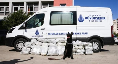 Cenaze aracında uyuşturucu taşıyan 3 zanlı tutuklandı