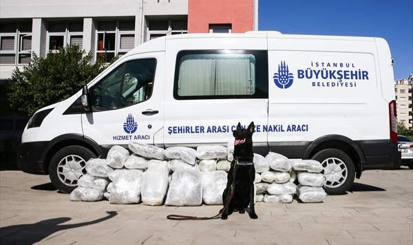 Cenaze aracında uyuşturucu taşıyan 3 zanlı tutuklandı