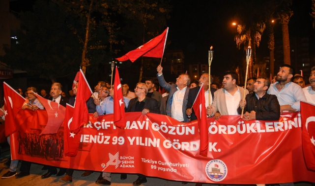 Cumhuriyet meşalesi bu kez Kozan’da yandı