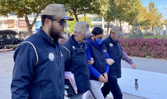 DEAŞ'ın ''sözde emiri'' ile ''iletişim sorumlusu'' yakalandı