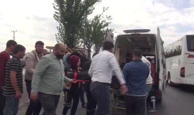 İki otomobil çarpıştı: 1 yaralı