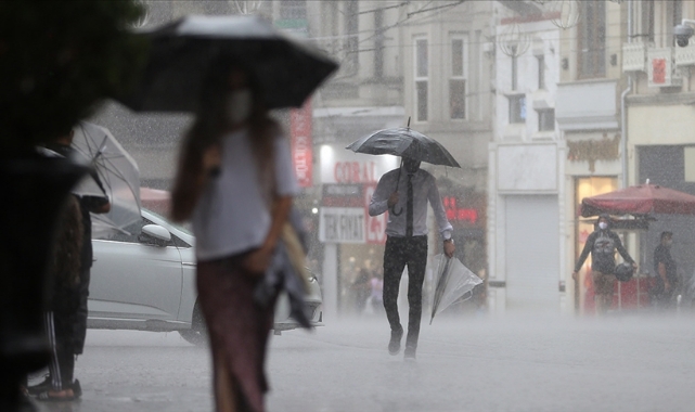 Meteorolojiden kuvvetli ve gök gürültülü sağanak uyarısı