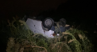 Minibüs şarampole devrildi: 8 yaralı