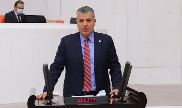 ‘Sansüre değil demokrasiye ihtiyacımız var’
