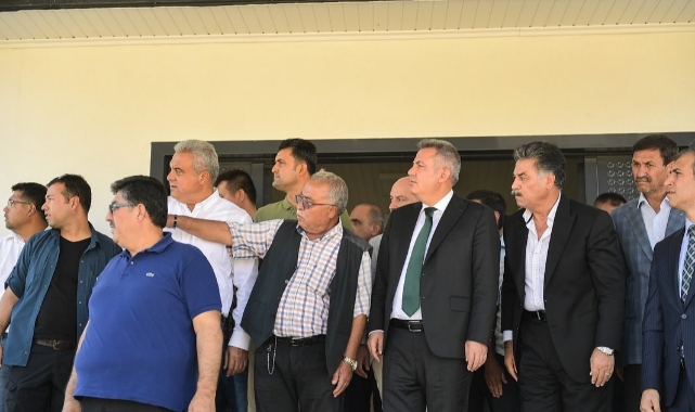 Vali Elban ilçelerde sorun dinliyor