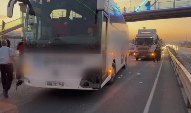 Zincirleme trafik kazası: 1'i hamile 3 yaralı