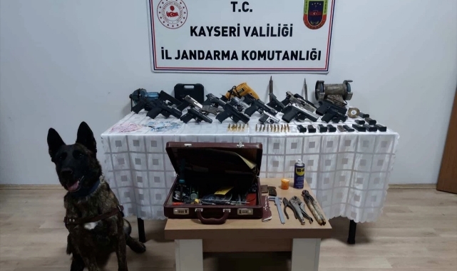 18 ruhsatsız silah ele geçirildi