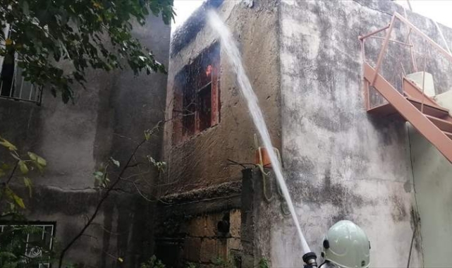 2 katlı binada korkutan yangın