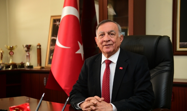 Akay: Aydın nesiller yetiştiren öğretmenlerimizin günü kutluyorum