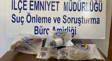 Aracındaki Uyuşturucularla Yakalandı!