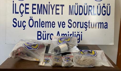 Aracındaki Uyuşturucularla Yakalandı!