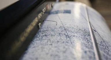 Endonezya'da 5,6 büyüklüğünde deprem! 46 kişi öldü!