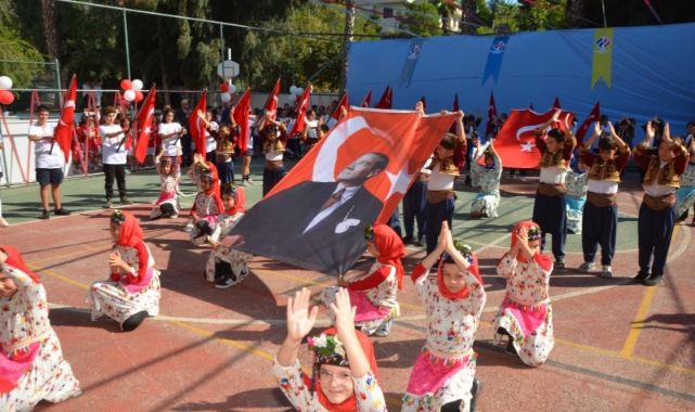 Final’de Cumhuriyetin 99. Yılı Coşkusu