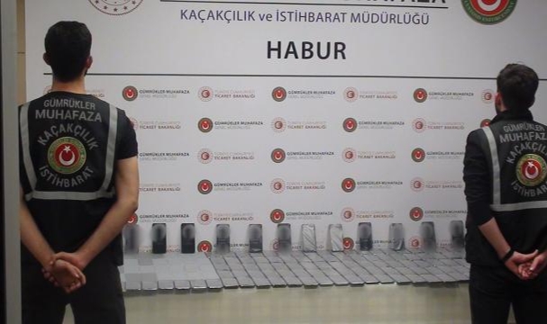 Habur Sınır Kapısı'nda 594 adet kaçak cep telefonu ele geçirildi