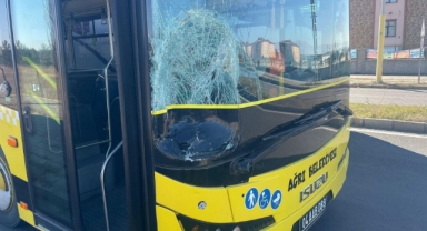 Halk otobüsünün çarptığı 2 kadın öldü