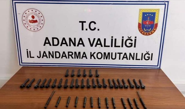 Havalandırma ızgarasının arkasından silah malzemeleri çıktı!