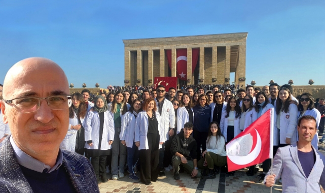 Hekimler Ulu Önder Atatürk’ün Huzurunda
