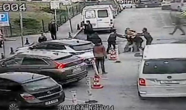 Kendisini uyaran güvenlik görevlisini darp etti!