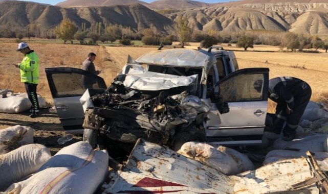 Korkunç kaza: uzman çavuş öldü, 5 kişi yaralı