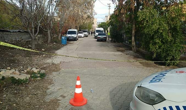 Misafirliğe gittiği evde silahlı saldırıya uğradı