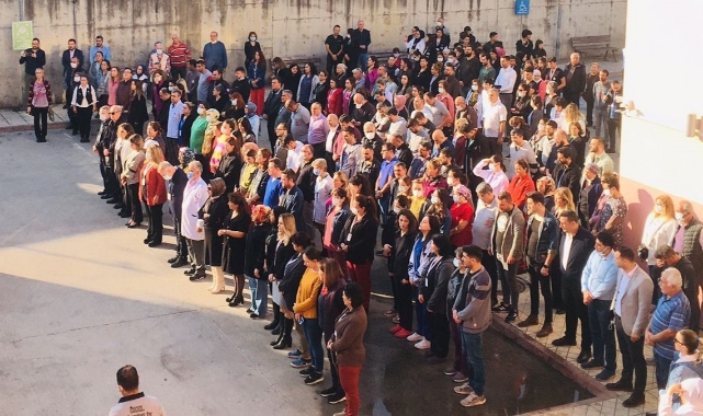 Sağlık Neferlerinden Atatürk’e Saygı